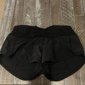 |BLACK LULULEMON SHORTS| speed up style 2.5 length; size 0